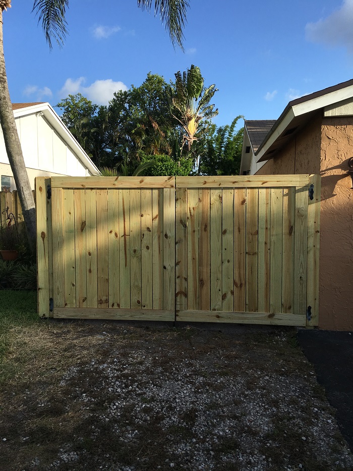 wooden gate and fence experts near me plano texas